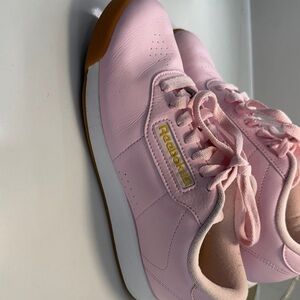 New Reebok Pink Leather Low-Top Sneakers with Gum Sole